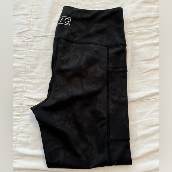 CVG Pants - CVG SHADOW SKULLS CAPRIS